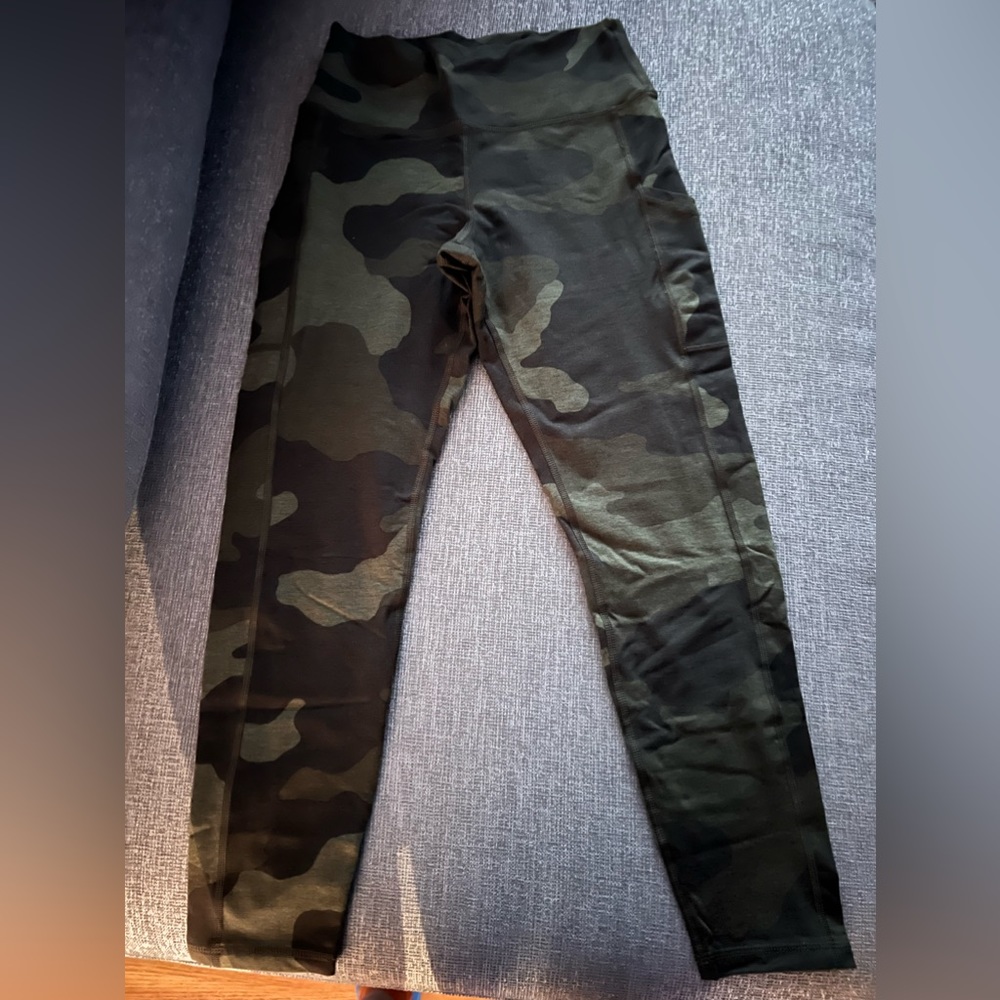 Woman’s Offline Hugger Highrise Leggings